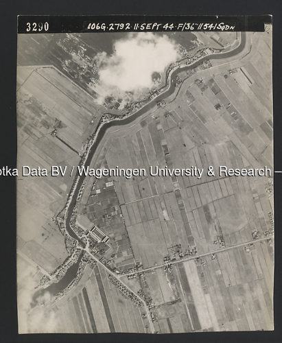Luchtfoto Rotterdam (1944) uit de collectie Wageningen University WOII