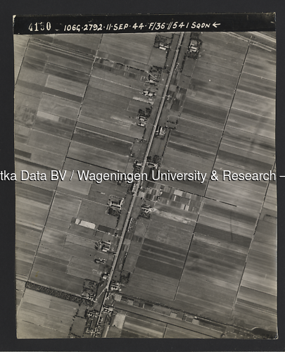 Luchtfoto Bleiswijk (1944) uit de collectie Wageningen University WOII