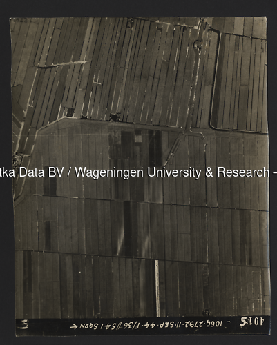Luchtfoto Hazerswoude-Dorp (1944) uit de collectie Wageningen University WOII