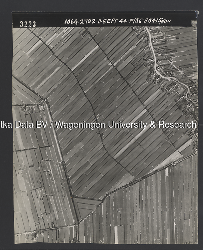 Luchtfoto Vlist (1944) uit de collectie Wageningen University WOII