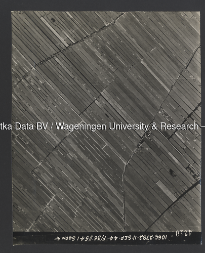 Luchtfoto Gouderak (1944) uit de collectie Wageningen University WOII
