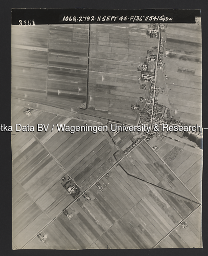 Luchtfoto Waddinxveen (1944) uit de collectie Wageningen University WOII