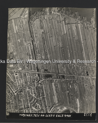 Luchtfoto Gouda (1944) uit de collectie Wageningen University WOII