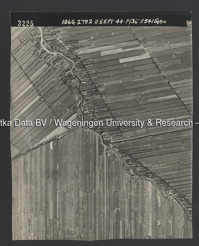 Luchtfoto Vlist (1944) uit de collectie Wageningen University WOII