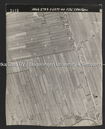 Luchtfoto Oudewater (1944) uit de collectie Wageningen University WOII