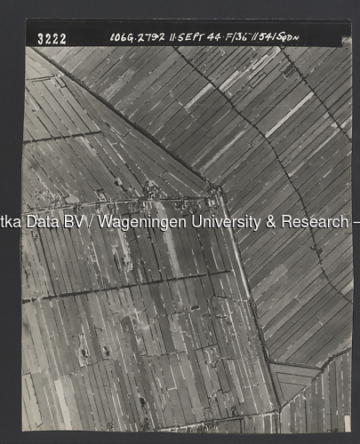 Luchtfoto Stolwijk (1944) uit de collectie Wageningen University WOII