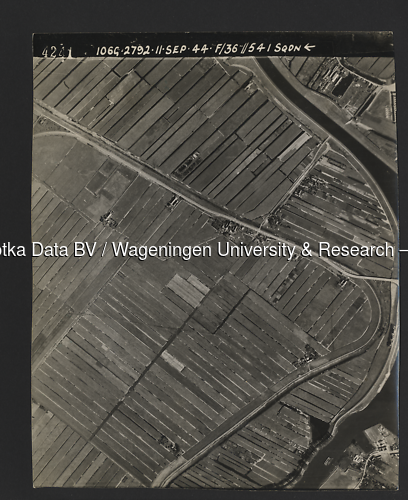 Luchtfoto Gouda (1944) uit de collectie Wageningen University WOII