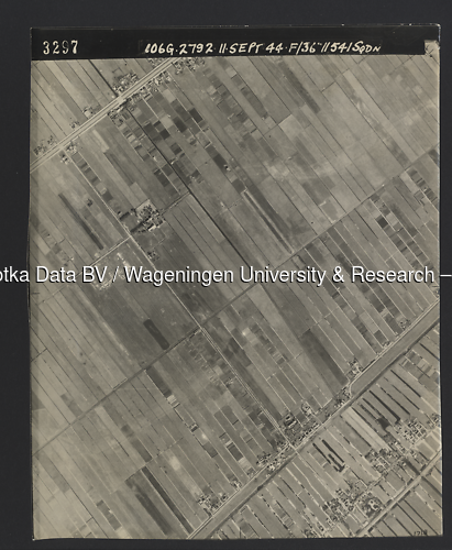 Luchtfoto Capelle aan den IJssel (1944) uit de collectie Wageningen University WOII