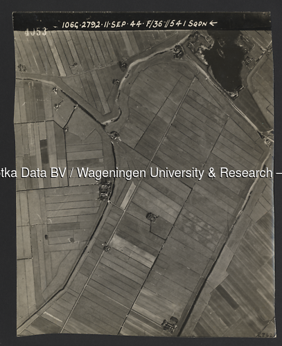 Luchtfoto Zoetermeer (1944) uit de collectie Wageningen University WOII