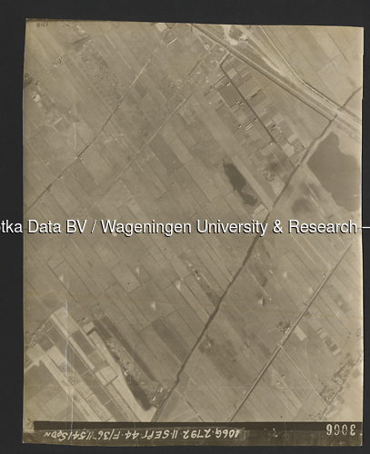 Luchtfoto 's-Gravenhage (1944) uit de collectie Wageningen University WOII