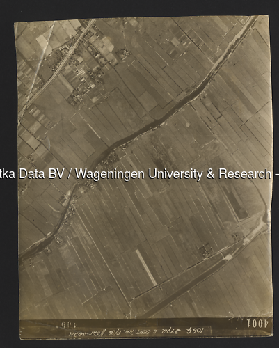 Luchtfoto Leidschendam (1944) uit de collectie Wageningen University WOII