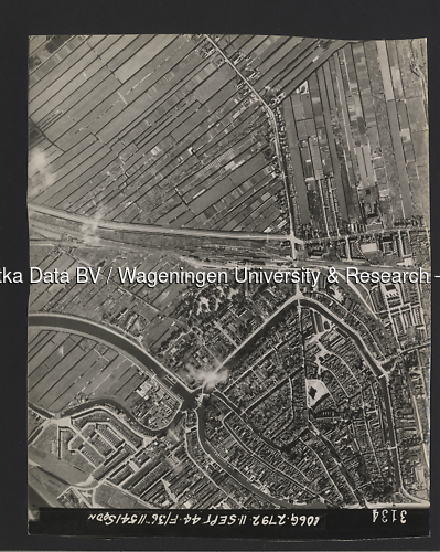 Luchtfoto Gouda (1944) uit de collectie Wageningen University WOII