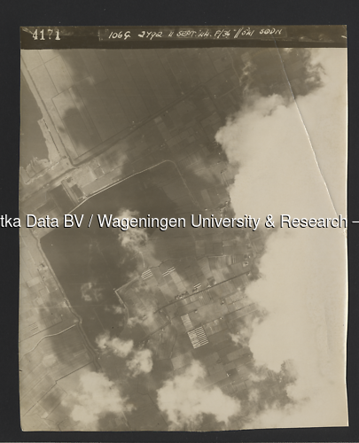 Luchtfoto Den Hoorn (1944) uit de collectie Wageningen University WOII