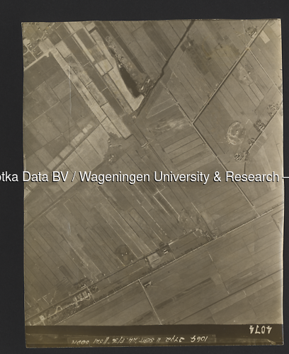 Luchtfoto 's-Gravenhage (1944) uit de collectie Wageningen University WOII