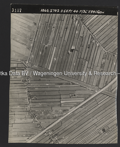 Luchtfoto Reeuwijk (1944) uit de collectie Wageningen University WOII