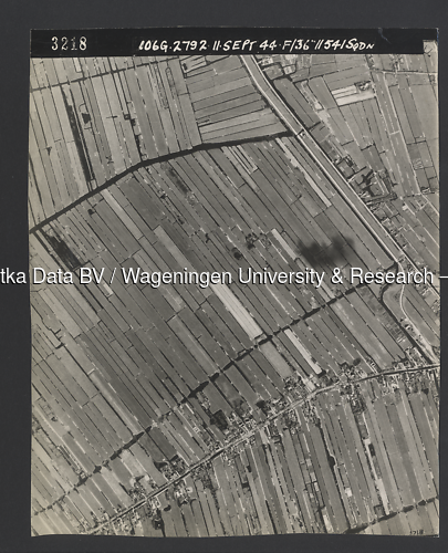 Luchtfoto Stolwijk (1944) uit de collectie Wageningen University WOII