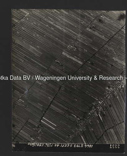 Luchtfoto Stolwijk (1944) uit de collectie Wageningen University WOII