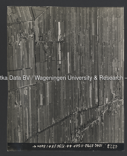 Luchtfoto Stolwijk (1944) uit de collectie Wageningen University WOII