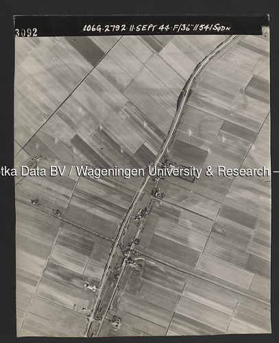 Luchtfoto Bleiswijk (1944) uit de collectie Wageningen University WOII