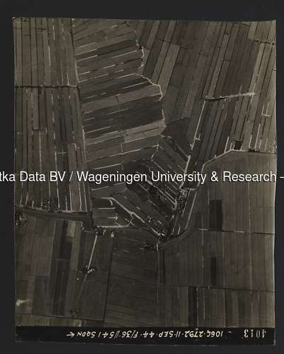 Luchtfoto Hazerswoude-Dorp (1944) uit de collectie Wageningen University WOII