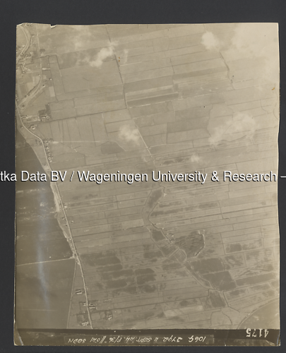 Luchtfoto Schipluiden (1944) uit de collectie Wageningen University WOII