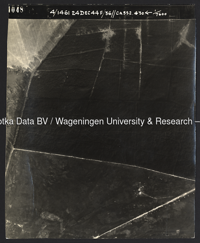 Luchtfoto Rozendaal (1944) uit de collectie Wageningen University WOII