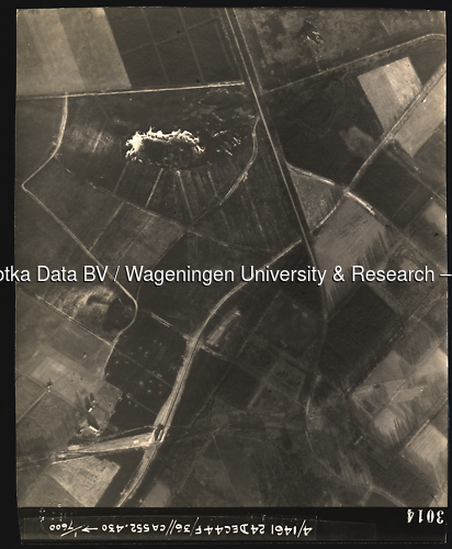 Luchtfoto Arnhem (1944) uit de collectie Wageningen University WOII