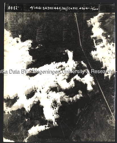 Luchtfoto Otterlo (1944) uit de collectie Wageningen University WOII