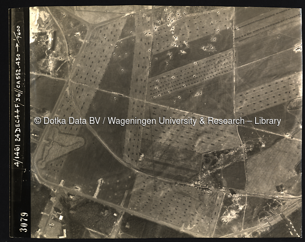 Luchtfoto Arnhem (1944) uit de collectie Wageningen University WOII