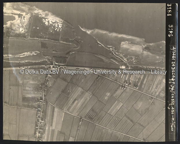 Luchtfoto (1944) uit de collectie Wageningen University WOII