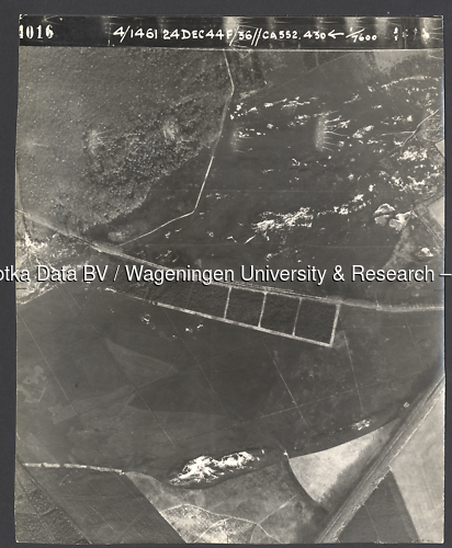 Luchtfoto Otterlo (1944) uit de collectie Wageningen University WOII