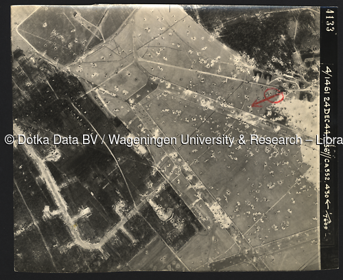Luchtfoto Den Dolder (1944) uit de collectie Wageningen University WOII