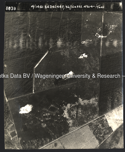 Luchtfoto Arnhem (1944) uit de collectie Wageningen University WOII
