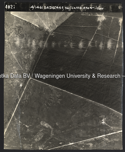 Luchtfoto Rozendaal (1944) uit de collectie Wageningen University WOII