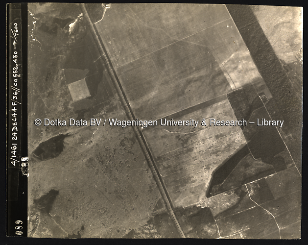 Luchtfoto Deelen (1944) uit de collectie Wageningen University WOII