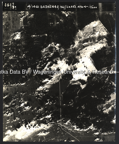 Luchtfoto Otterlo (1944) uit de collectie Wageningen University WOII
