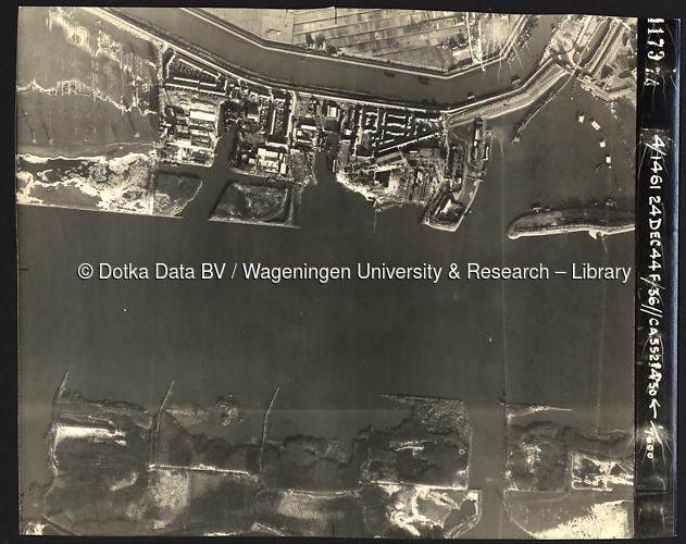 Luchtfoto Gorinchem (1944) uit de collectie Wageningen University WOII