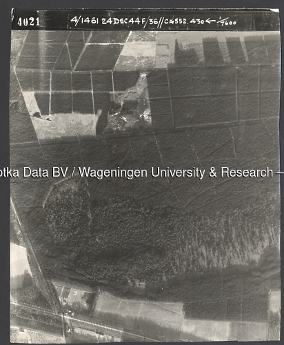 Luchtfoto Ede (1944) uit de collectie Wageningen University WOII