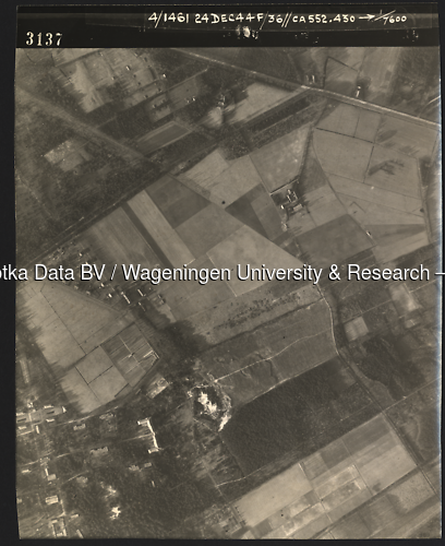 Luchtfoto Den Dolder (1944) uit de collectie Wageningen University WOII
