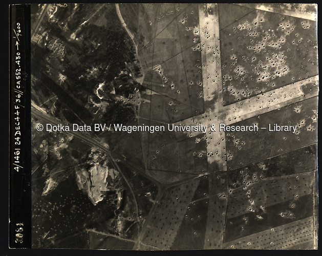 Luchtfoto Deelen (1944) uit de collectie Wageningen University WOII