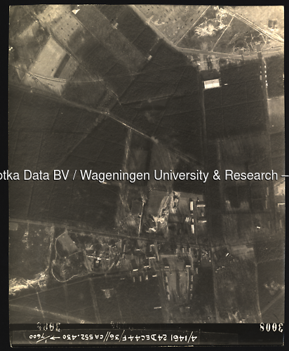 Luchtfoto Arnhem (1944) uit de collectie Wageningen University WOII