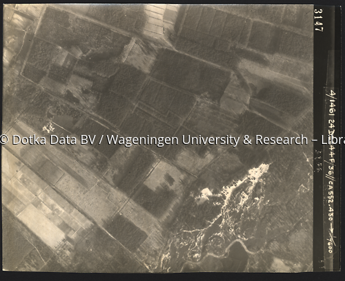 Luchtfoto Soest (1944) uit de collectie Wageningen University WOII