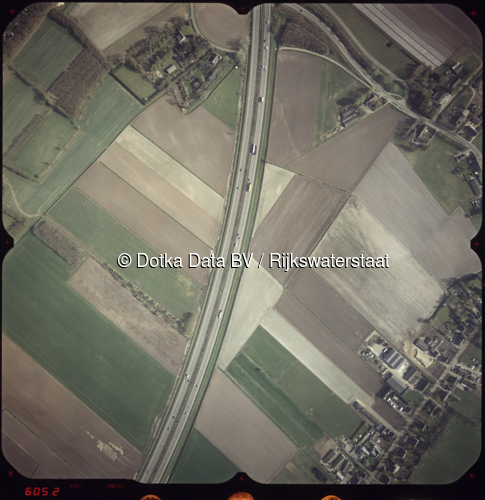 Luchtfoto Schaijk (2002) uit de collectie Rijkswaterstaat Centrale Informatievoorziening
