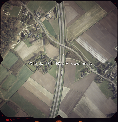 Luchtfoto Schaijk (2002) uit de collectie Rijkswaterstaat Centrale Informatievoorziening