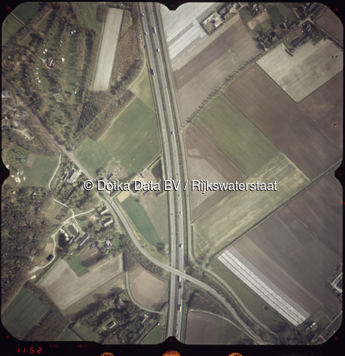 Luchtfoto Herpen (2002) uit de collectie Rijkswaterstaat Centrale Informatievoorziening