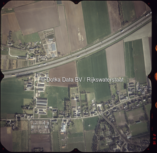 Luchtfoto Schaijk (2002) uit de collectie Rijkswaterstaat Centrale Informatievoorziening
