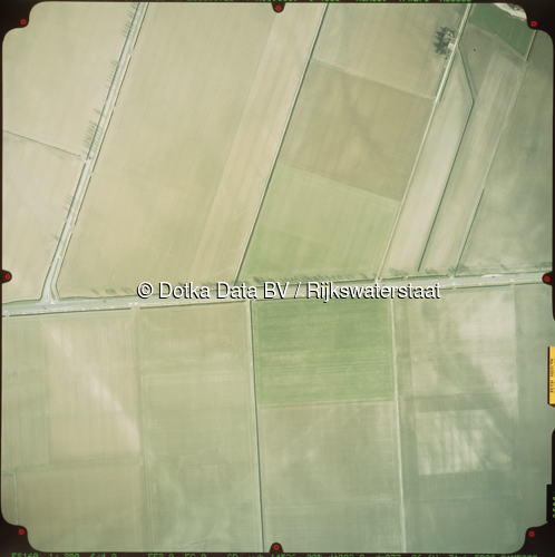 Luchtfoto Vogelwaarde (2003) uit de collectie Rijkswaterstaat Centrale Informatievoorziening