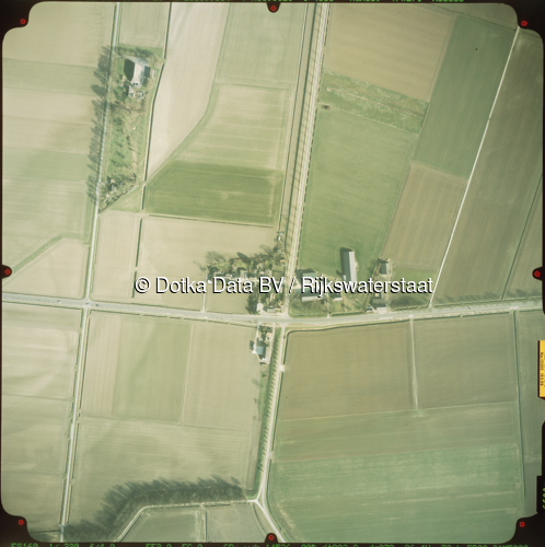 Luchtfoto Zaamslag (2003) uit de collectie Rijkswaterstaat Centrale Informatievoorziening