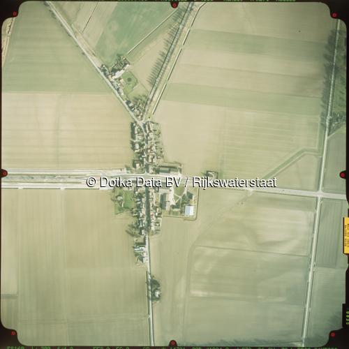 Luchtfoto Zaamslag (2003) uit de collectie Rijkswaterstaat Centrale Informatievoorziening