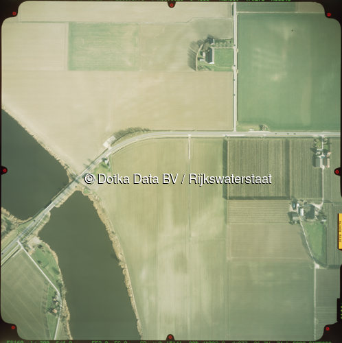 Luchtfoto Zaamslag (2003) uit de collectie Rijkswaterstaat Centrale Informatievoorziening